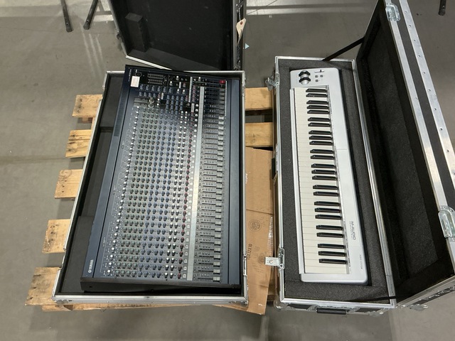 (1) M-Audio Keystation 61es Keyboard & (1) Yamaha MG32/14FX Mixing Console