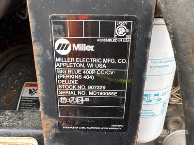 2013 Miller Big Blue 400P 400 A Mobile Multi-Process معدة لحام بمحرك (Inoperable)