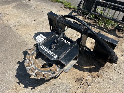 Quantity of (1) Land Pride AP-SSG2024 Skid Steer Stump Grinder & (1) Land Pride AP-SG2572 Skid Steer Grader ملحقات معدة الحمل الصغيرة المجنزرة المتنوعة