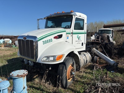 2015 Peterbilt 10x4 Cabina y chasis (Inoperable)
