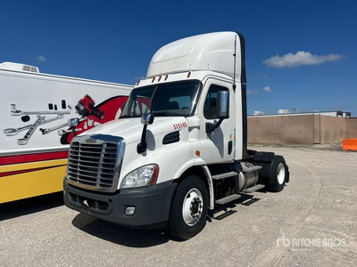 2016 Freightliner Cascadia 113 4x2 Cabeza Tractora Cabina Corta
