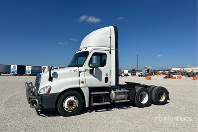 2018 Freightliner Cascadia 125 6x4 Cabeza Tractora Cabina Corta