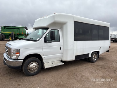 2019 Ford E-350 Econoline 20 Personentransport-Kombi