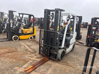 UniCarrier MCP1F2A25LV 4700 lb Pneumatic Tire Forklift
