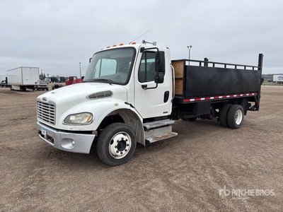 2004 Freightliner M2 106 4x2 Flatbed Truck