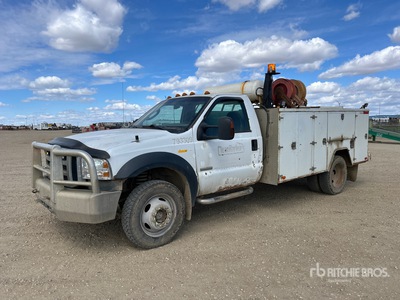 2006 Ford F-550 XLT 4x4 Camión Utilitario