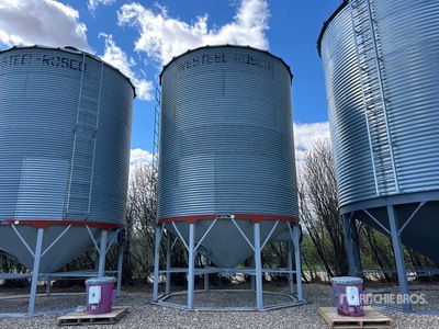 Westeel-Rosco +/- 2200 bu 6 Ring Hopper Grain Bin