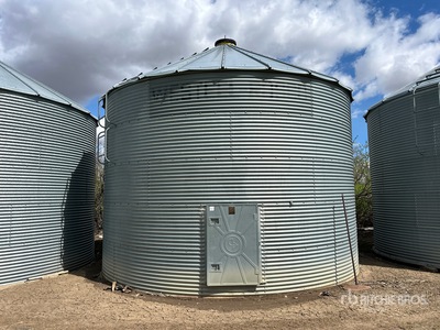 Westeel-Rosco +/- 3300 bu 5 Ring Grain Bin