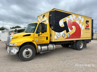 2007 International 4300 Van Truck