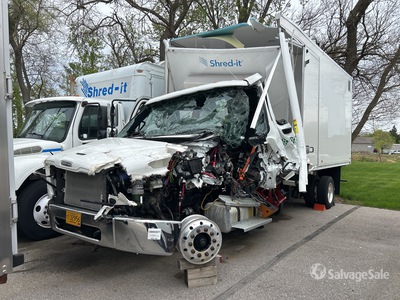 2025 Freightliner M2 106 4x2 Moving Camion fourgon (Inoperable)