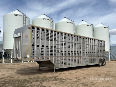 1997 Merritt 48 ft T/A Livestock Trailer