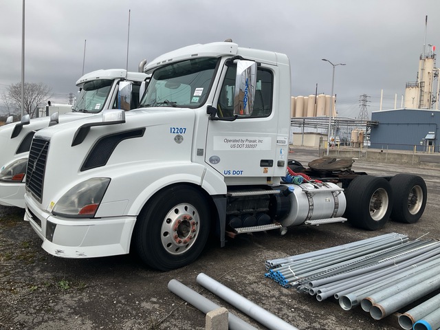 2014 Volvo VNL 6x4 T/A Day Cab Truck Tractor (Inoperable) 2014 Volvo VNL 6x4 T/A Day Cab Truck Tractor (Inoperable)