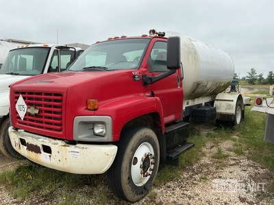 2006 Chevrolet C7500 3000 gal 4x2 Propane Delivery Truck