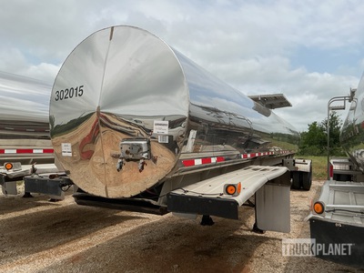 2002 Walker 5000 gal T/A Rimorchio cisterna