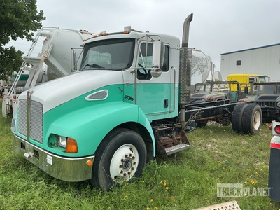 2006 Kenworth T300 4x2 Autocarro cabina e telaio