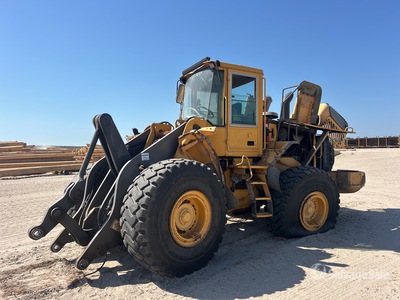 Volvo 110E ホイールローダー (Inoperable)