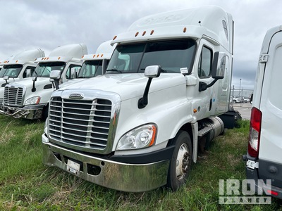 2016 Freightliner Cascadia 125 6x4 T/A Sleeper Truck Tractor