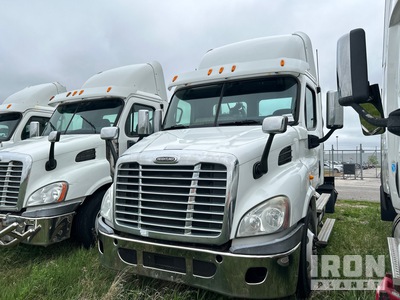 2011 Freightliner Cascadia 113 6x4 Cabeza Tractora Cabina Corta