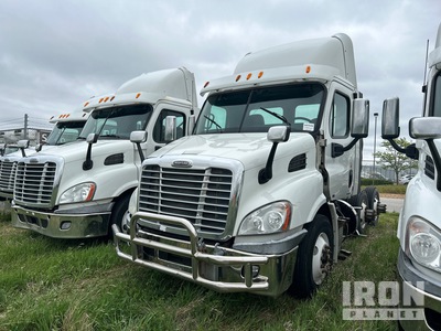 2012 Freightliner Cascadia 113 6x4 Cabeza Tractora Cabina Corta