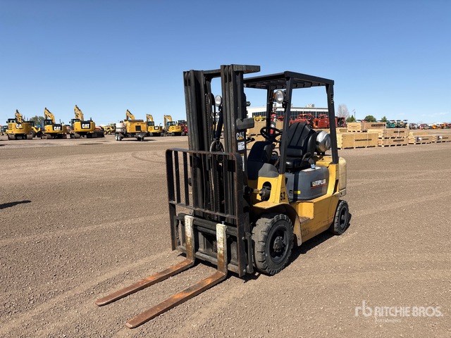 2002 Cat GP20K 3300 lb Pneumatic Tire Forklift