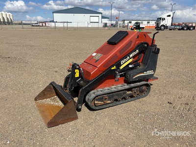 2010 Ditch Witch SK650 Mini Compact Track Loader