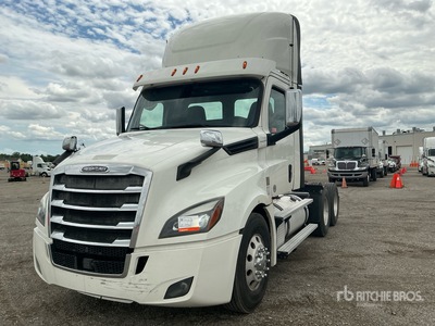 2020 Freightliner Cascadia 126 6x4 T/A Day Cab Truck Tractor