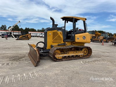 2019 John Deere 450K LPG جرافة مجنزرة