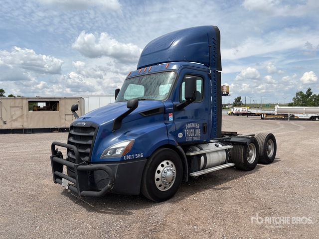 2019 Freightliner Cascadia 116 6x4 T/A Day Cab Truck Tractor