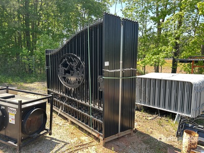 Quantity of (8) 20 ft x 7 ft Wrought Iron Bi-Parting Brama wjazdowa