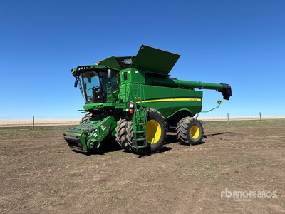 2019 John Deere S780 Combine Harvester