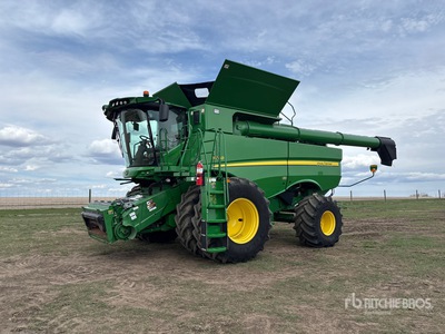 2019 John Deere S780 Combine Harvester