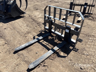 CNH Indistrial 733GN43970FP 50 in Tractor Pallet Forks