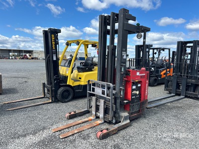 1997 Raymond EASI-R45TT 4500 lb Schubmaststapler