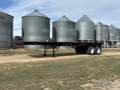 35 ft T/A Flatbed Trailer