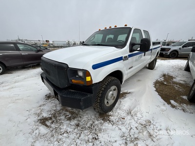 2005 Ford F-350 XL 4x4 Crew Cab Pickup (Inoperable)