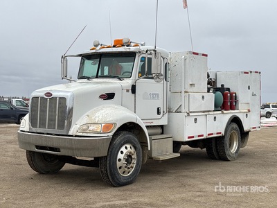 2005 Peterbilt 335 4x2 Camion de lubrification