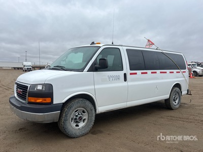 2017 GMC Savana 3500 12 Furgone passeggeri
