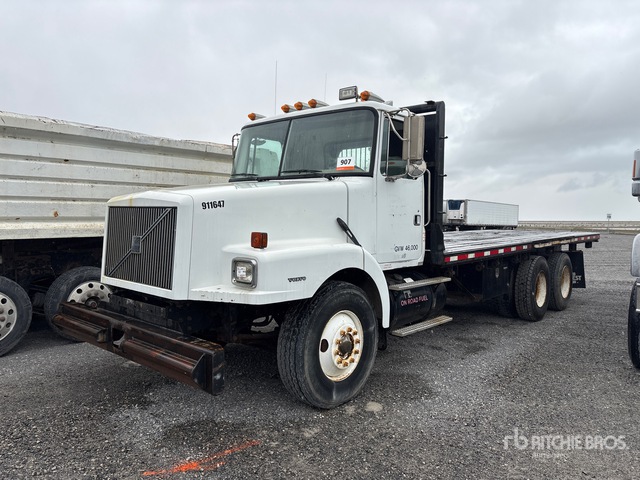 2000 Volvo WG 6x4 Flatbed Truck