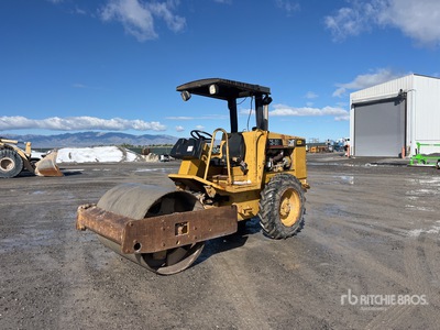 1996 Cat CS-323C Smooth Drum Compactor