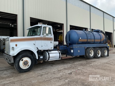 1991 Volvo Tri/A Vacuum Excavator Truck