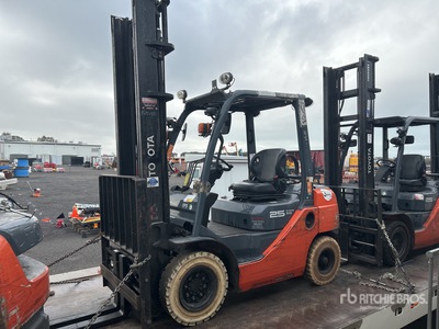 2017 Toyota 32-8FD25 3.9 ton Forklift