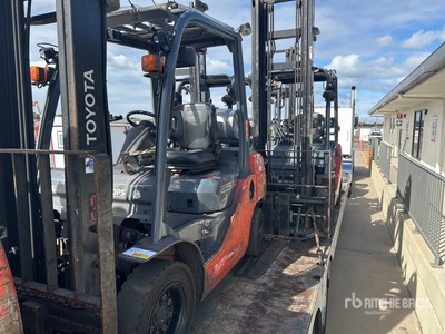 2017 Toyota 32-8FD25 Forklift