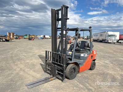 2017 Toyota 32-8FD25 Forklift