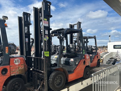 2017 Toyota 32-8FD25 Forklift