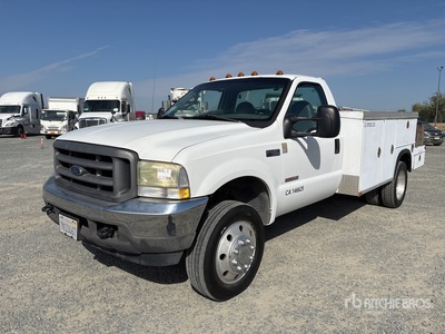 2004 Ford F-450 XL 4x2 Utility Truck