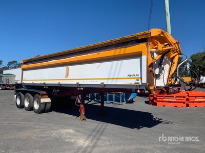 2020 Roadwest 8.4 m Tri/A Side Dump Trailer
