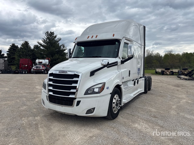 2024 Freightliner Cascadia 126 6x4 T/A Sleeper Truck Tractor