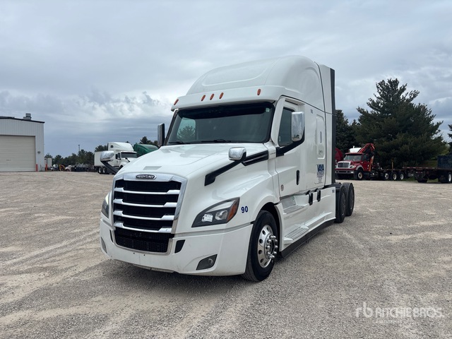 2023 Freightliner Cascadia 126 6x4 T/A Sleeper Truck Tractor