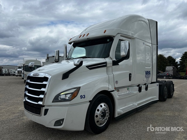2022 Freightliner Cascadia 126 6x4 T/A Sleeper Truck Tractor