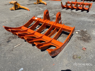 2025 SEC 66 in Excavator Rake - Fits Hitachi ZX270 (Unused)